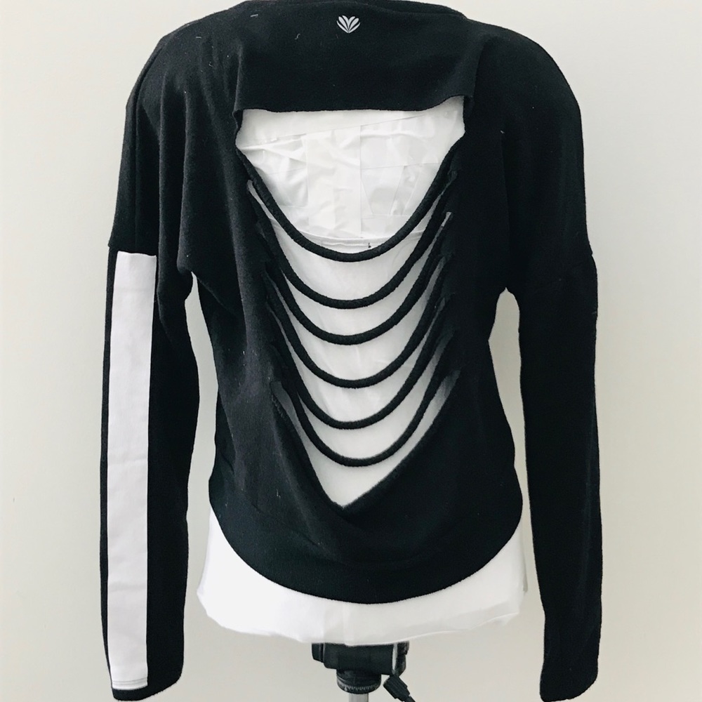 Forever21 athletic open back slits long sleeve top